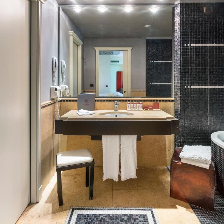 Romano Palace Luxury Hotel - Suite with Terrace - 16