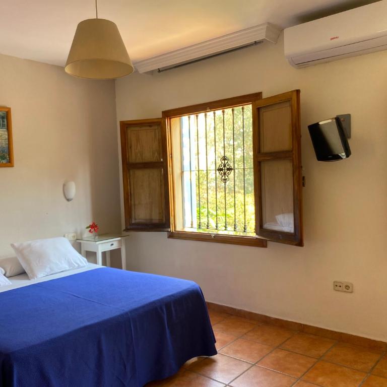 Hostal Moscatel - Superior King Room with Sofa - 3
