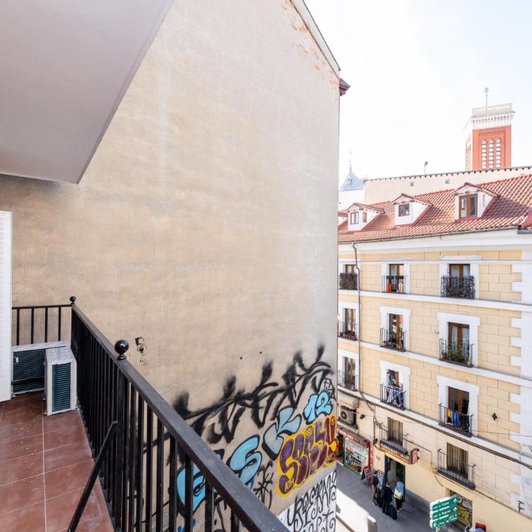 Los Apartamentos Jacinto Benavente Centro Madrid - One-Bedroom Apartment - 5