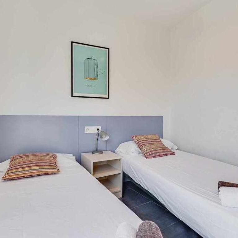 Rentalsbcn - Passeig de la Marina - Casa - 29