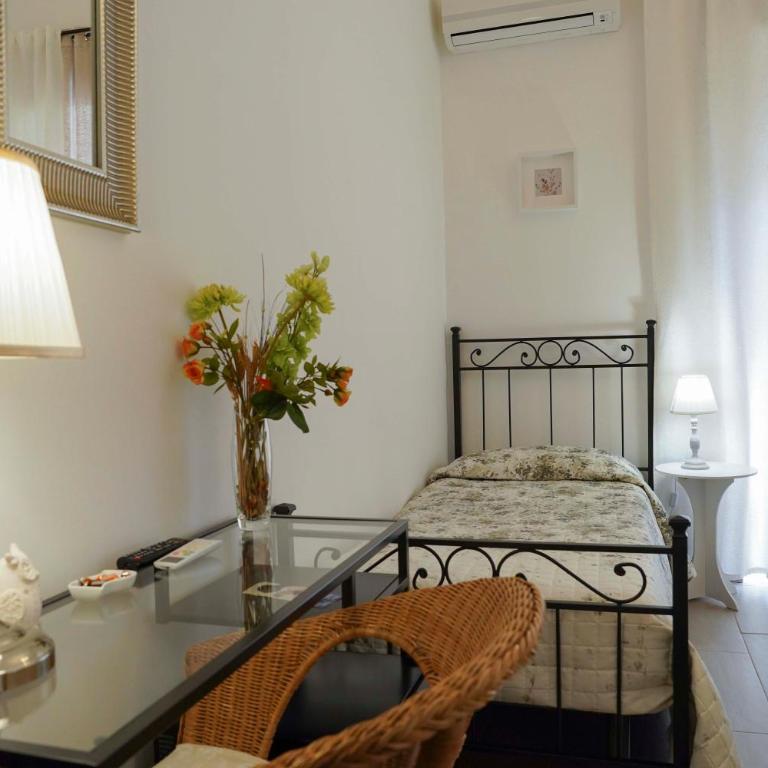 Anthea BB Napoli - Camera Doppia con Letti Singoli con Balcone - 10