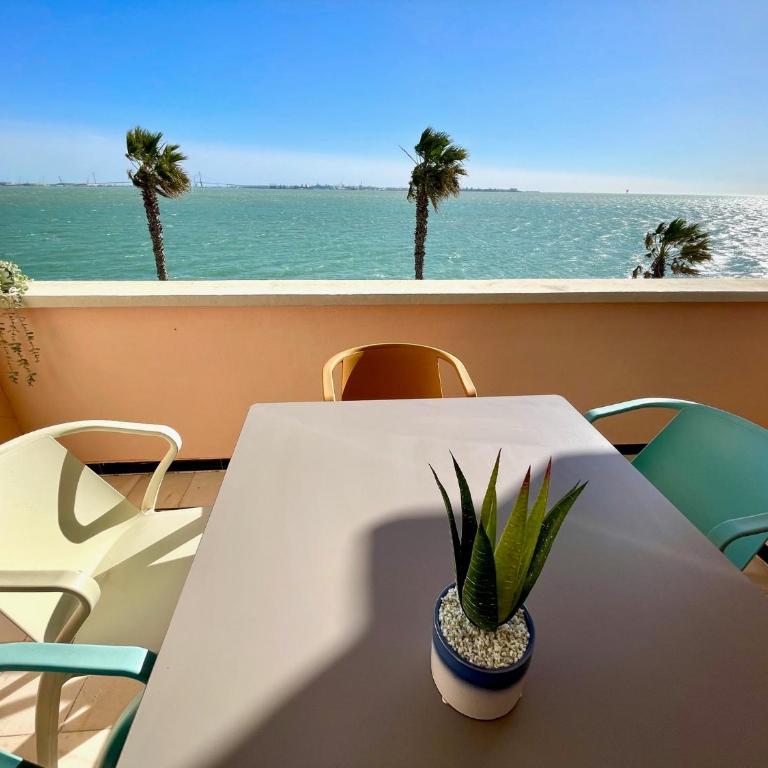 GATU Villa Océano frente al mar en Puerto Sherry " Preferente mayores de 25 años y familias " - Apartamento con vistas al mar - 14