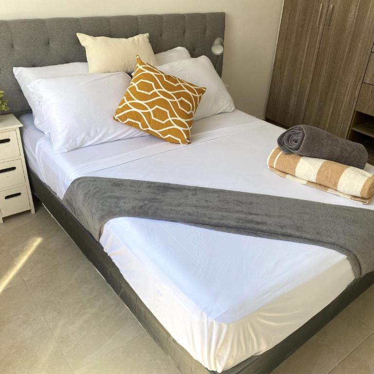 Casa en condominio privado, Alberca, terraza a 10 min de Playa Marlin - Three-Bedroom House - 8