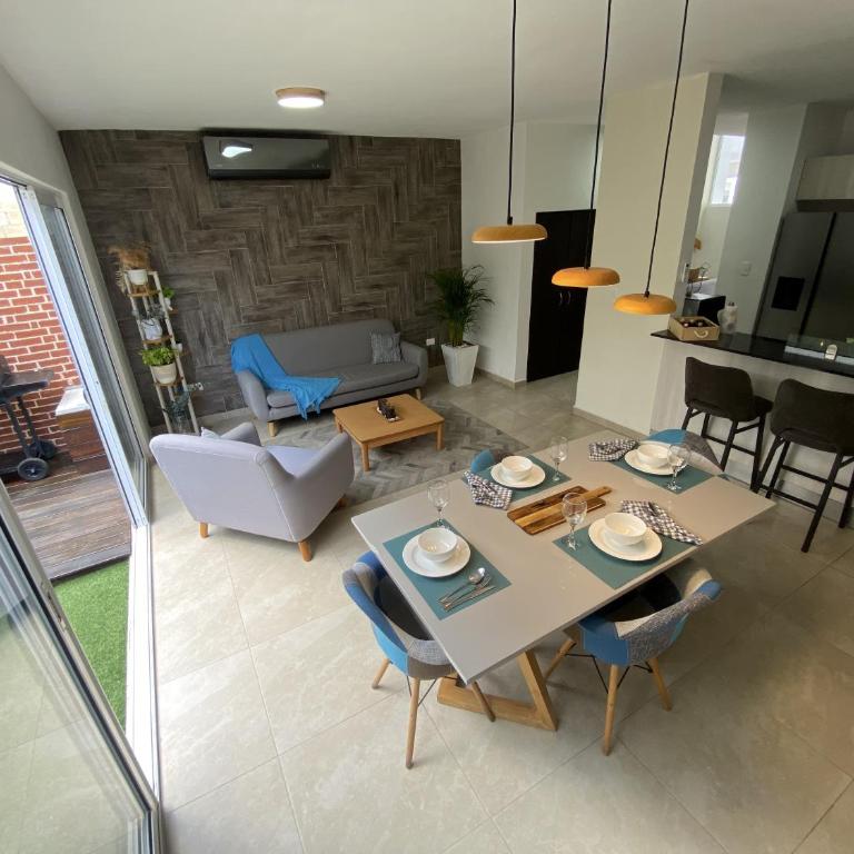 Casa en condominio privado, Alberca, terraza a 10 min de Playa Marlin - Three-Bedroom House - 2