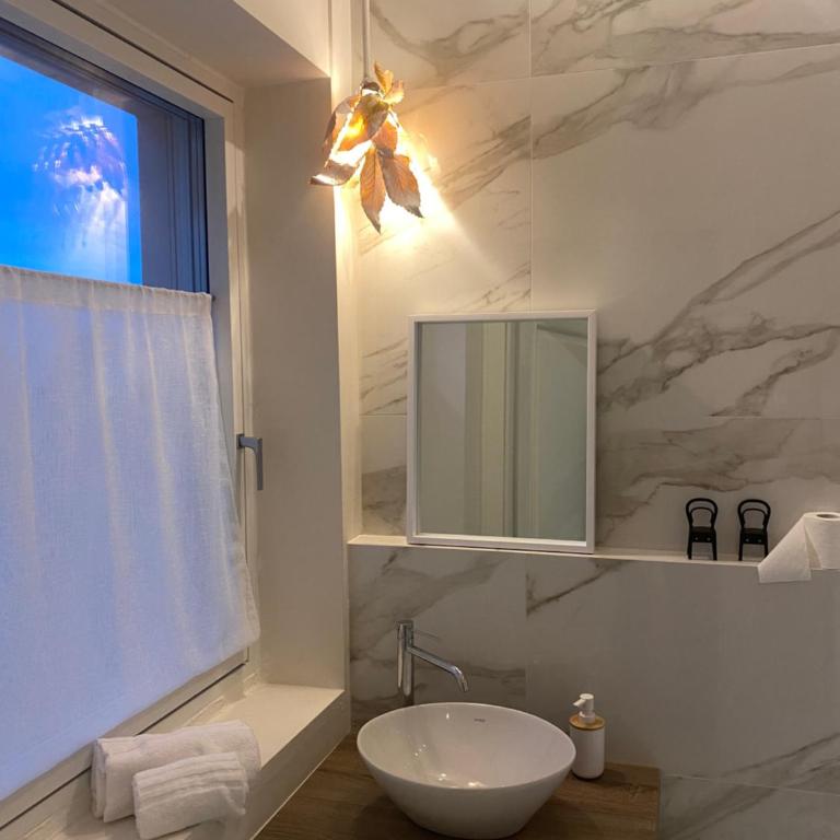 Villa Patrizia Pietrasanta - Camera Matrimoniale con Bagno Privato - 21