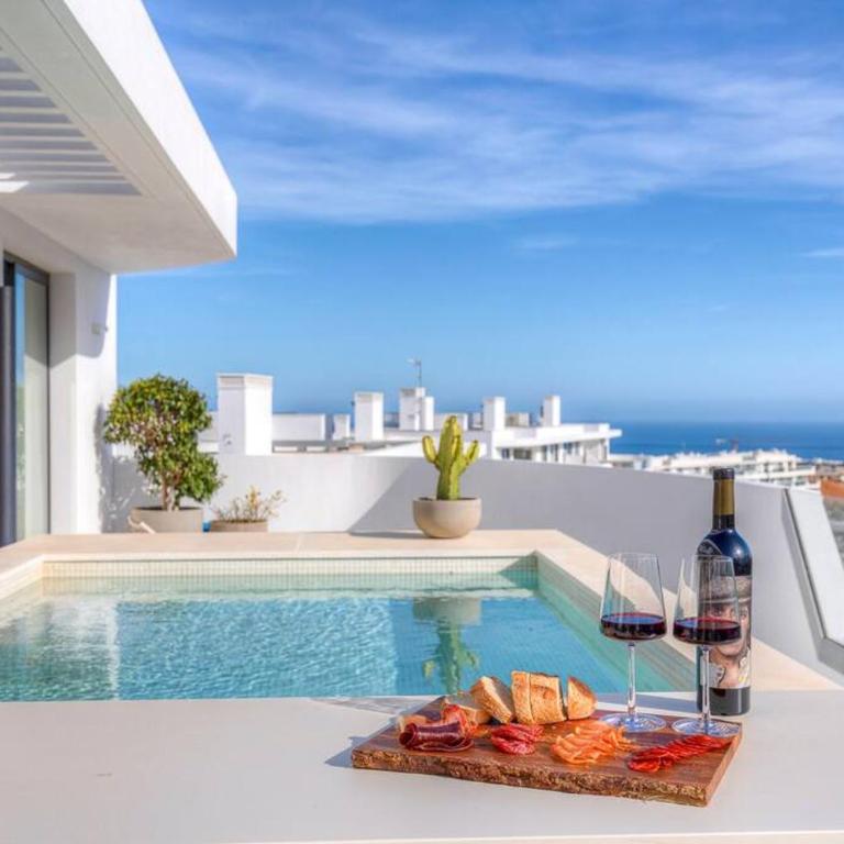 Fantastic 3bdr Penthouse - Lux - Three-Bedroom Apartment - 11