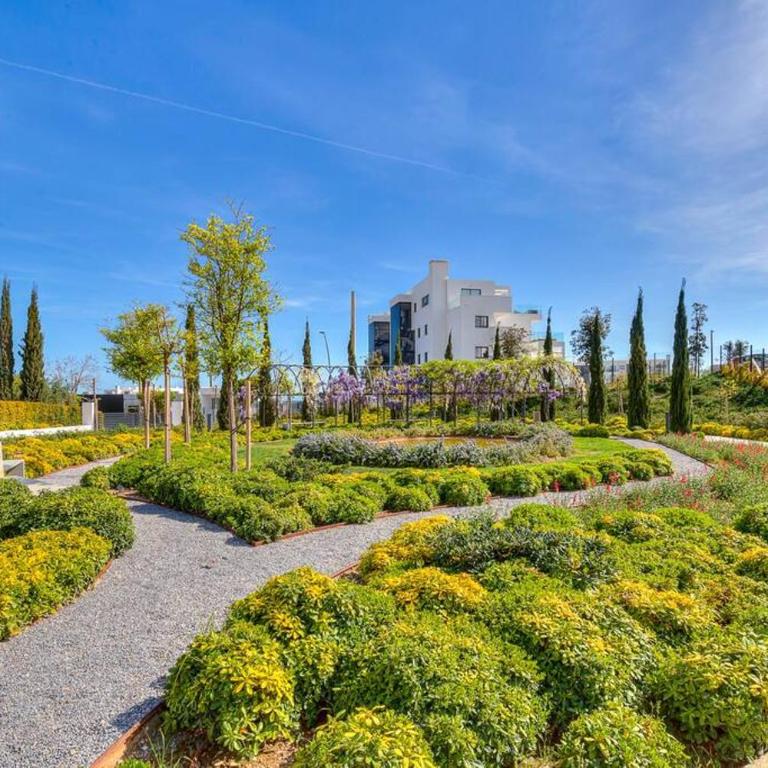 Fantastic 3bdr Penthouse - Lux - Three-Bedroom Apartment - 16
