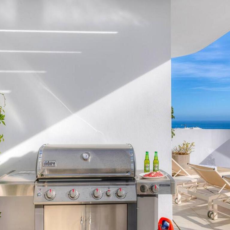 Fantastic 3bdr Penthouse - Lux - Three-Bedroom Apartment - 18