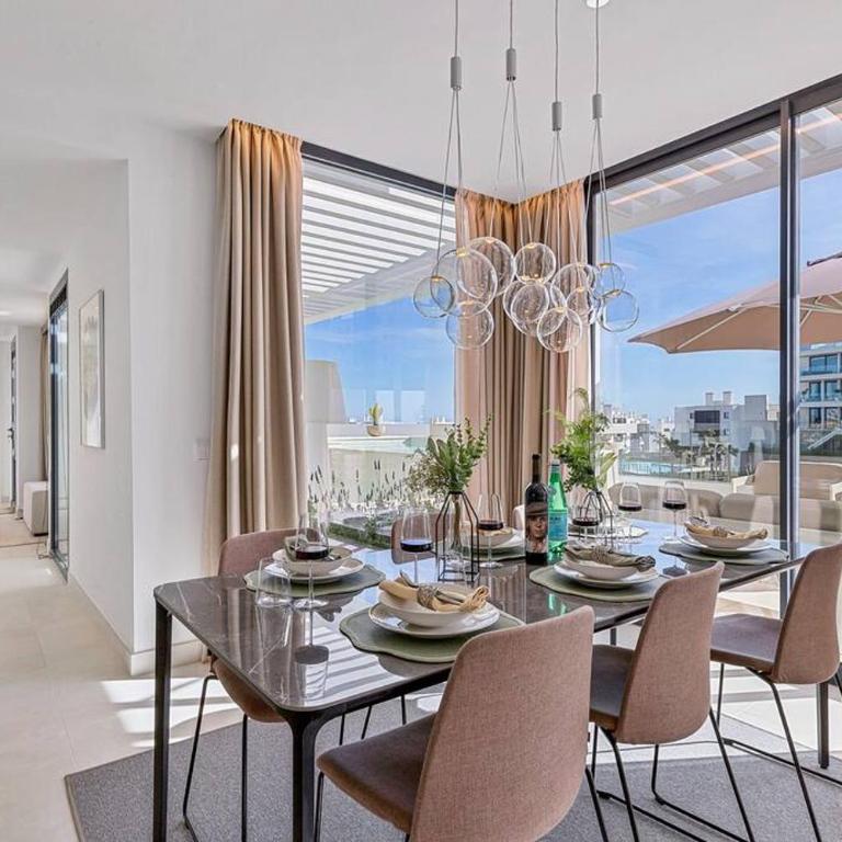 Fantastic 3bdr Penthouse - Lux - Three-Bedroom Apartment - 21