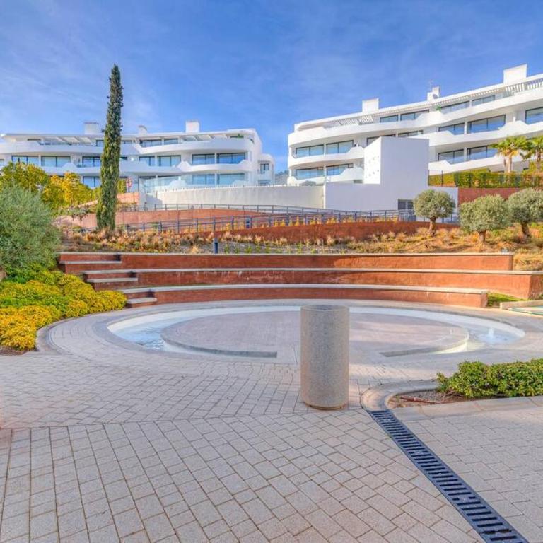 Fantastic 3bdr Penthouse - Lux - Three-Bedroom Apartment - 29