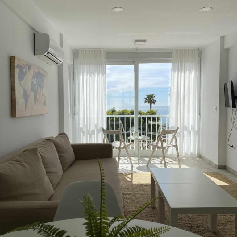 APARTAMENTO 2 HABITACIONES FRONTAL AL MAR 3 - Apartamento con vistas al mar - 4