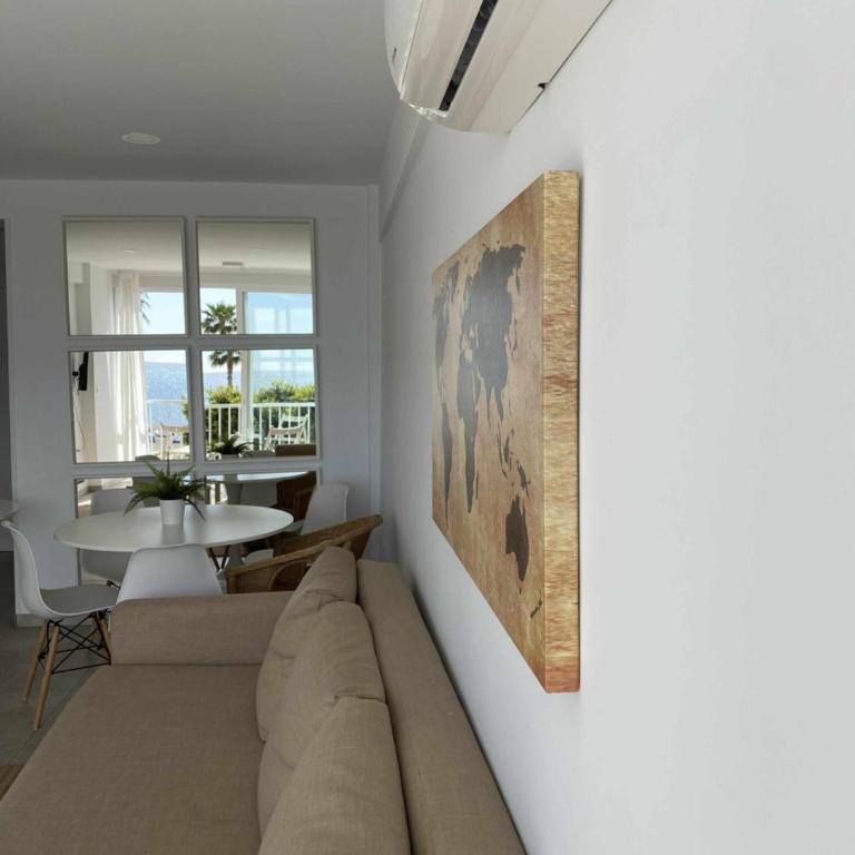 APARTAMENTO 2 HABITACIONES FRONTAL AL MAR 3 - Apartamento con vistas al mar - 11
