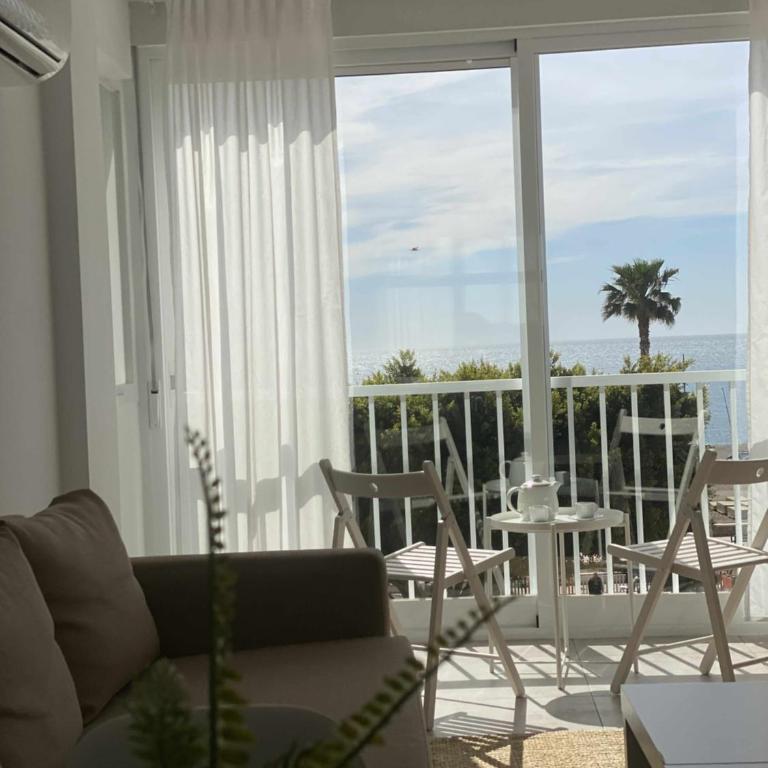 APARTAMENTO 2 HABITACIONES FRONTAL AL MAR 3 - Apartamento con vistas al mar - 8