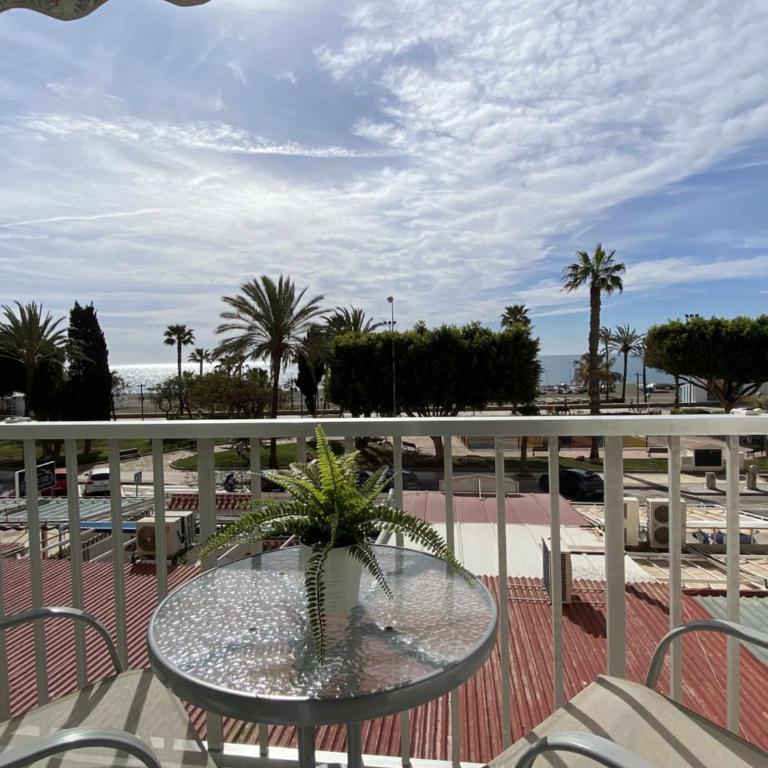 APARTAMENTO 2 HABITACIONES FRONTAL AL MAR 2 - Apartment with Sea View - 4