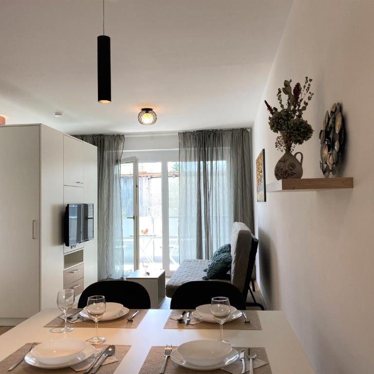 Reload by BestChoice - FREE Parking - Self Check-in - Apartment mit Balkon - 11