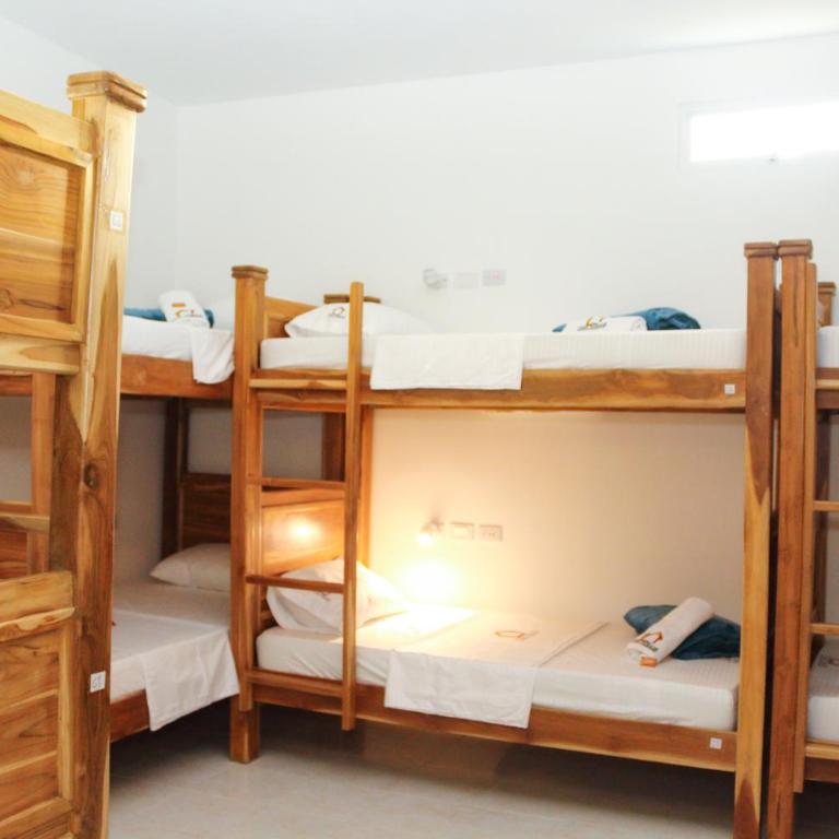 Hostal Casa Torres Centro Historico - Adults Only - Cama en habitación compartida mixta de 10 camas - 2