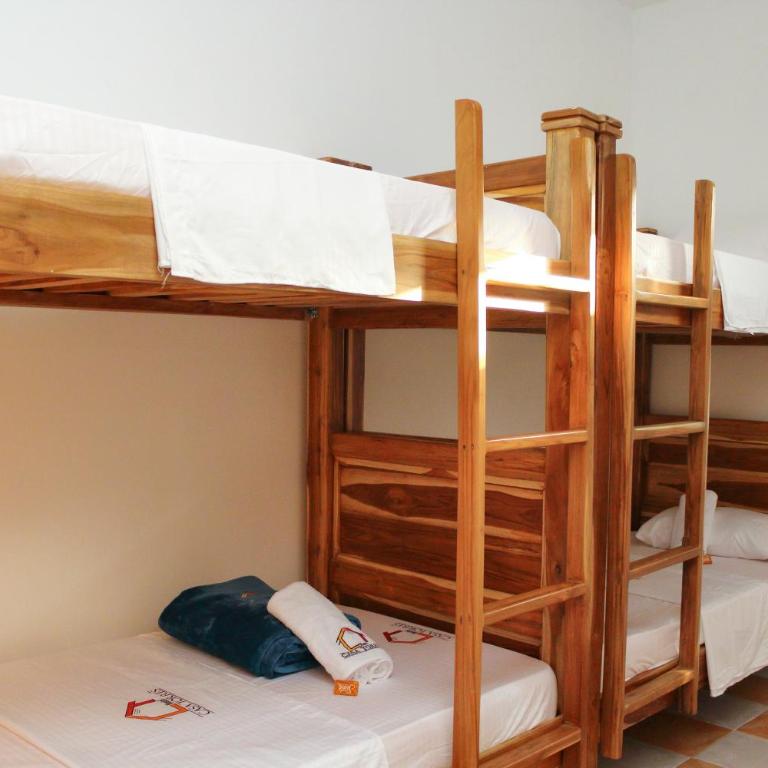 Hostal Casa Torres Centro Historico - Adults Only - Cama individual en un dormitorio compartido femenino de 4 camas - 2