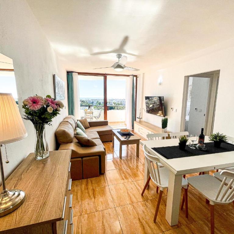 Blue Ocean Holiday Home - Two-Bedroom House - 1