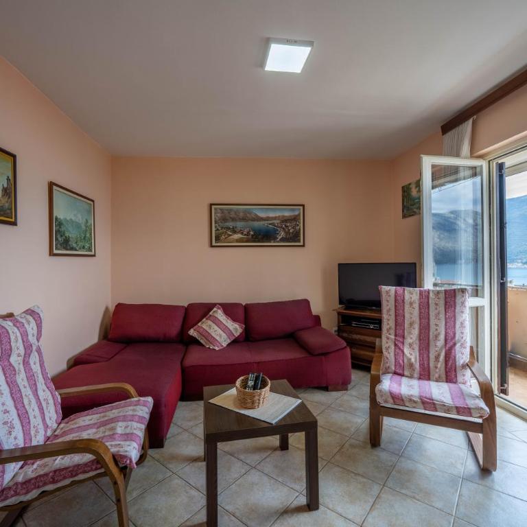 Seaside Serenity: 2-Bedroom Apartment with Boka Bay View - Apartman sa 2 Spavaće Sobe - 13
