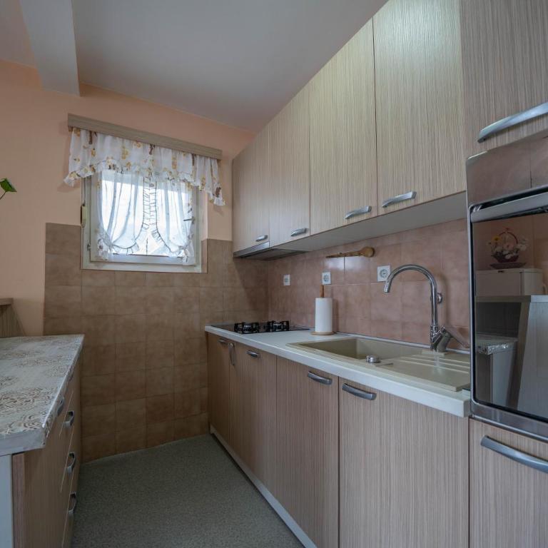 Seaside Serenity: 2-Bedroom Apartment with Boka Bay View - Apartman sa 2 Spavaće Sobe - 18