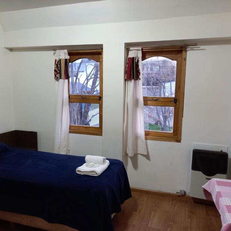 hostel comunidad Ushuaia - Habitación Doble con baño privado - 2 camas - 4