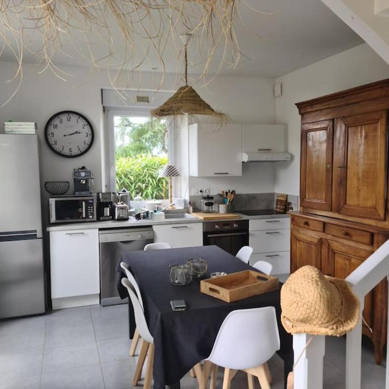 Jolie maison en pierre avec parking privé - Maison 2 Chambres - 3
