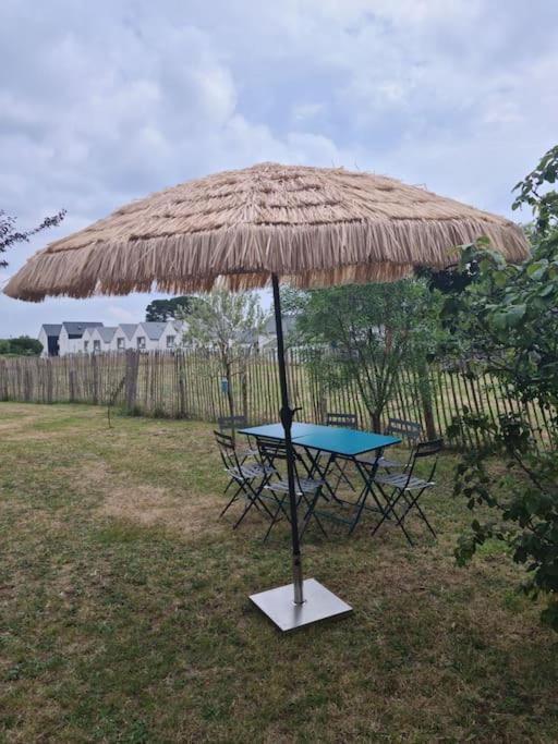 Jolie maison en pierre avec parking privé - Maison 2 Chambres - 17