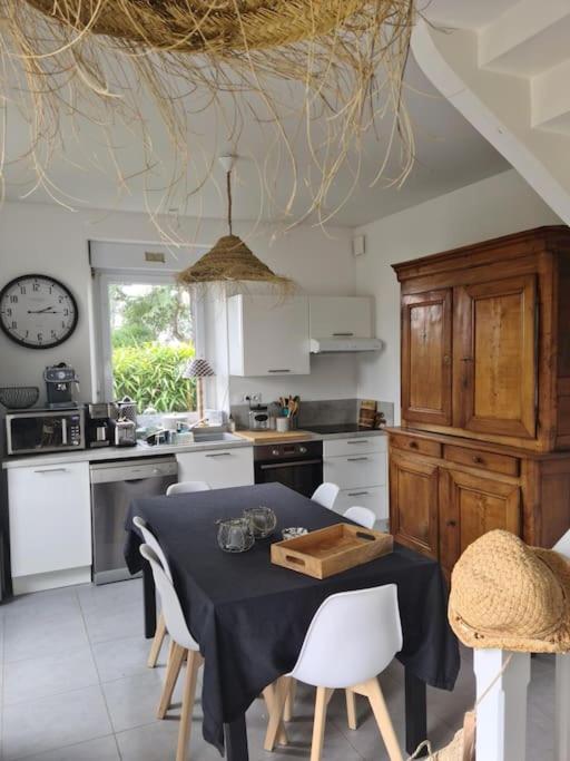 Jolie maison en pierre avec parking privé - Maison 2 Chambres - 30