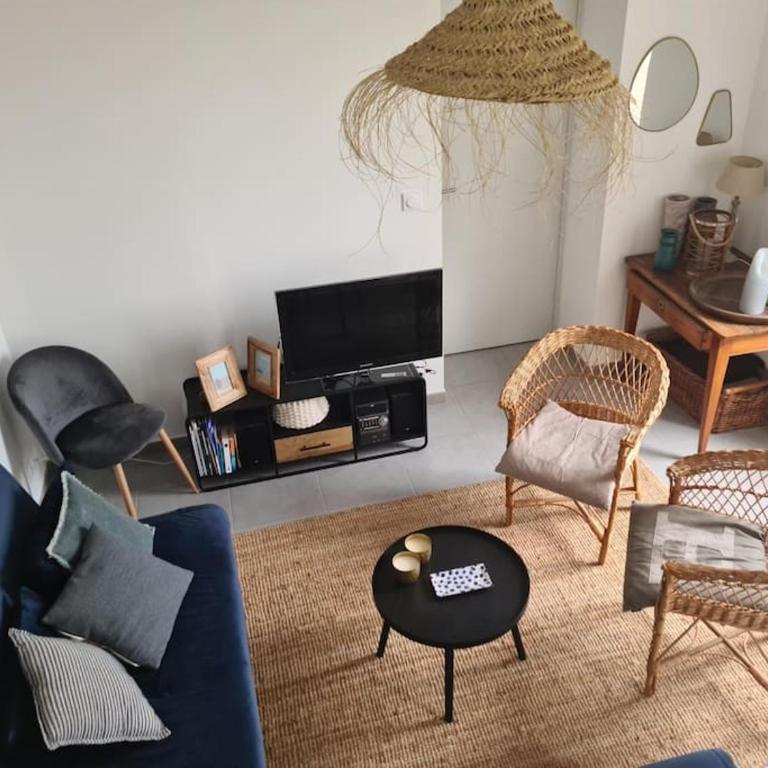 Jolie maison en pierre avec parking privé - Maison 2 Chambres - 36