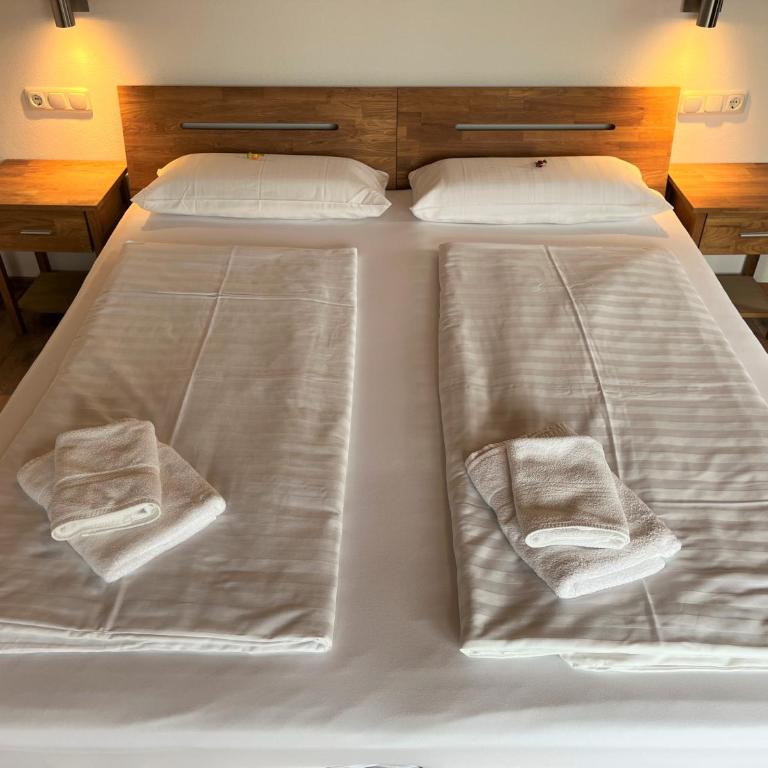 Gästehaus Forggensee - Doppelzimmer mit Balkon - 8