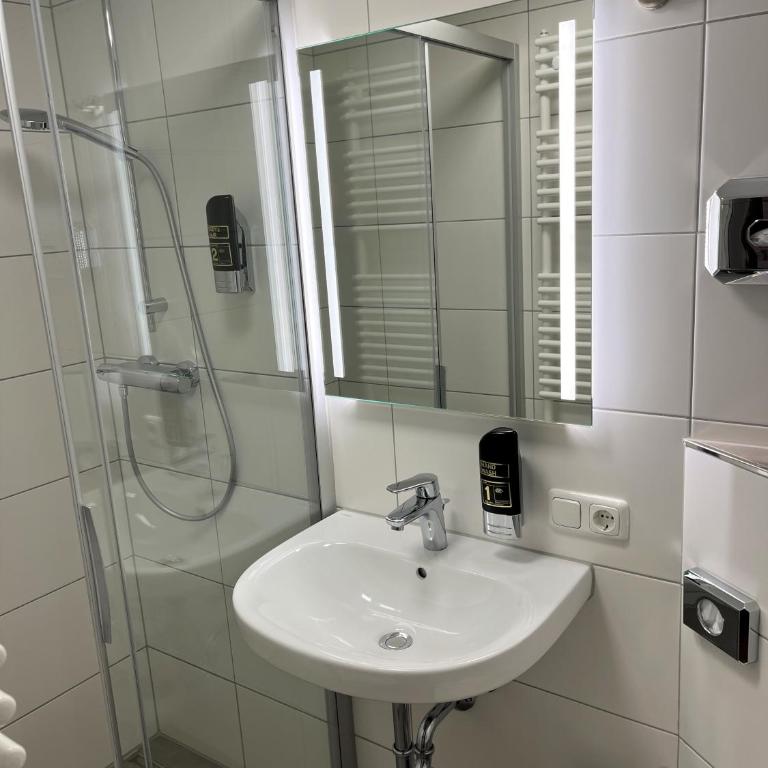 Gästehaus Forggensee - Doppelzimmer mit Balkon - 10
