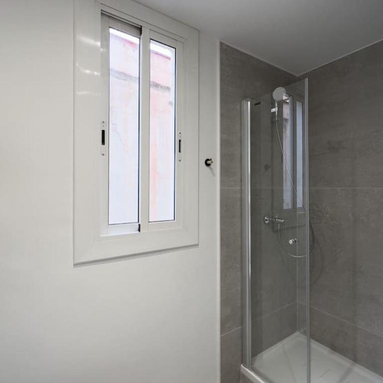 BeBarceloner Sants Apartments - 2 bedrooms - One-Bedroom Apartment - 14