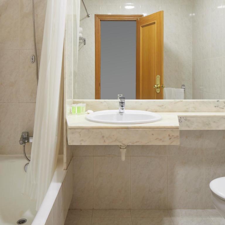 Pensión Alemana - Habitación Familiar Deluxe - 7