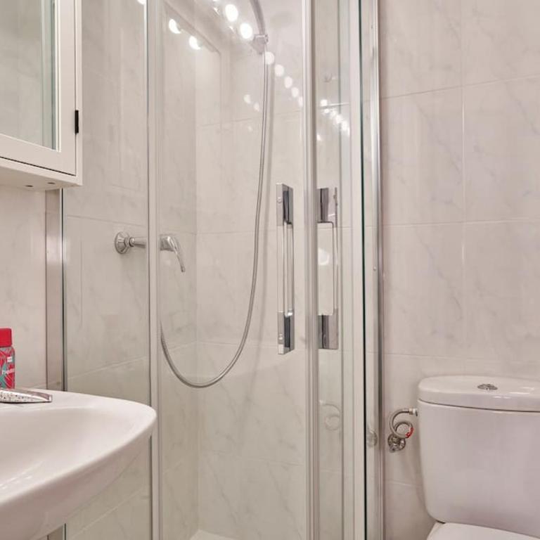 BeBarceloner Sants Apartments - 2 bedrooms - Two-Bedroom Apartment - 12