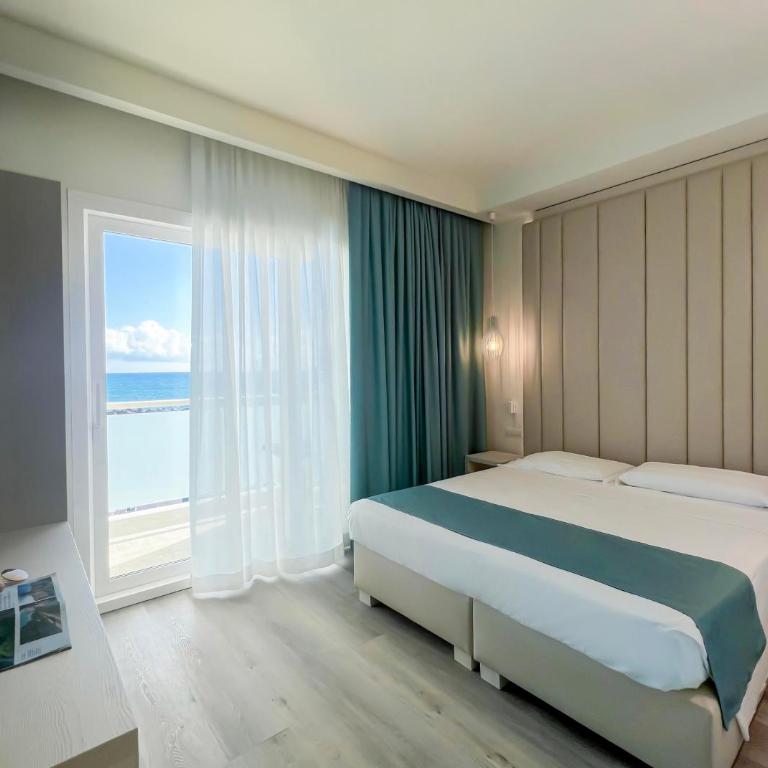 Hotel Rex - Pacchetto Spiaggia - Camera Familiare Classic - 7