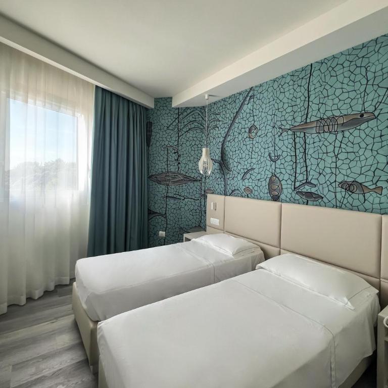 Hotel Rex - Pacchetto Spiaggia - Camera Familiare Classic - 2
