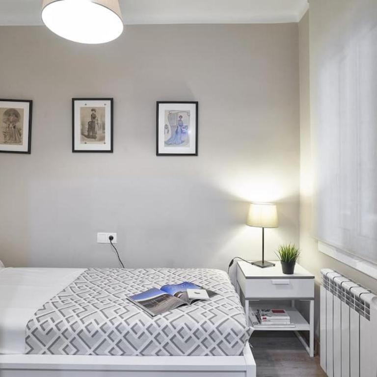 BeBarceloner Sant Andreu Apartments - 3 bedrooms - Three-Bedroom Apartment - 10