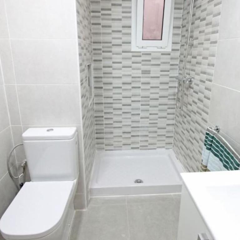 BeBarceloner Sant Andreu Apartments - 3 bedrooms - Three-Bedroom Apartment - 18