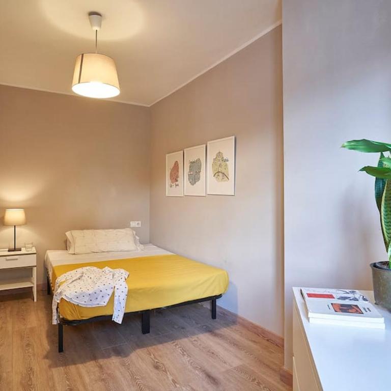 BeBarceloner Sant Andreu Apartments - 3 bedrooms - Three-Bedroom Apartment - 23