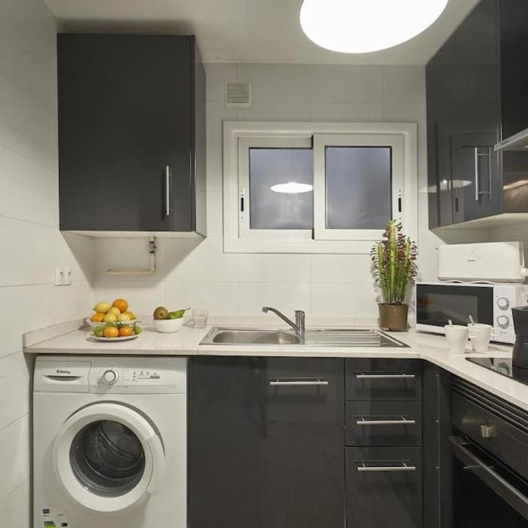 BeBarceloner Sant Andreu Apartments - 3 bedrooms - Three-Bedroom Apartment - 28