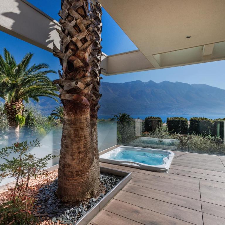 Park Hotel Imperial - Suite Deluxe Dotata di Terrazza con Vista sul Lago e Vasca da Bagno Idromassaggio - 3