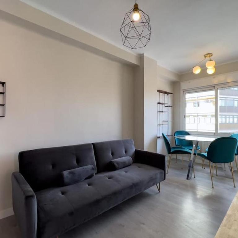 BeBarceloner Sant Andreu Apartments - 3 bedrooms - Three-Bedroom Apartment - 18