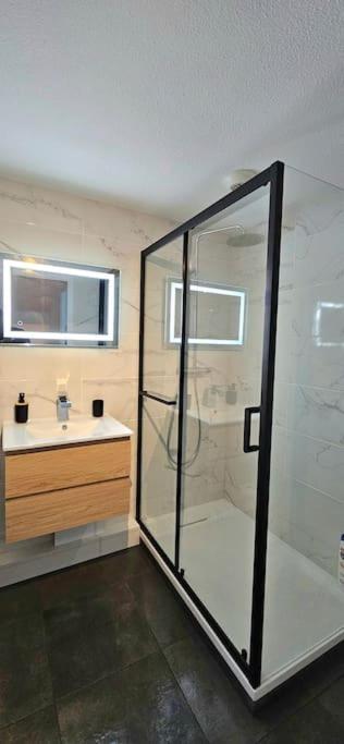 T3 Duplex Thonon Centre - Parking - Gare - Thermes - Two-Bedroom Apartment - 16