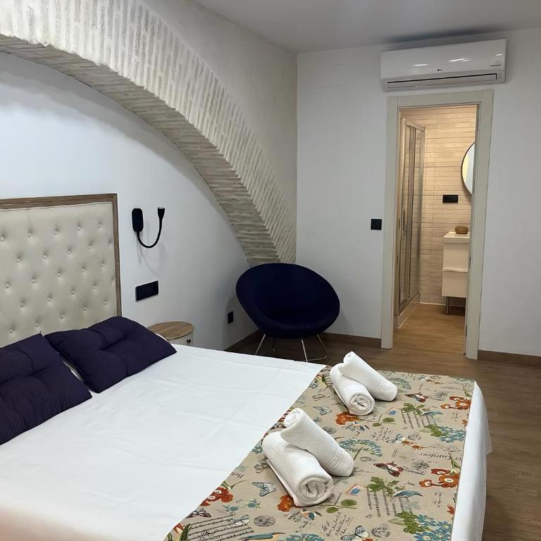 Apartamentos Living Sevilla Centro Maestranza - Apartamento de 3 dormitorios (8 adultos) - 9