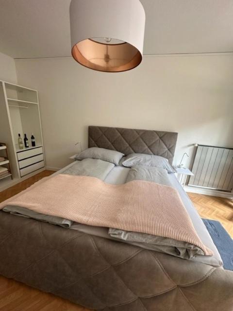 Pension COLUMBIA inkl Frühstück im Zentrum - Chambre Double de Luxe avec Balcon 1 - 11