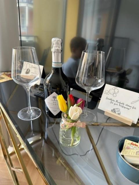 Pension COLUMBIA inkl Frühstück im Zentrum - Chambre Double de Luxe avec Balcon 1 - 12