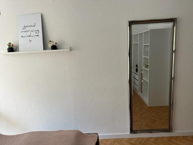 Pension COLUMBIA inkl Frühstück im Zentrum - Chambre Double de Luxe avec Balcon 1 - 4