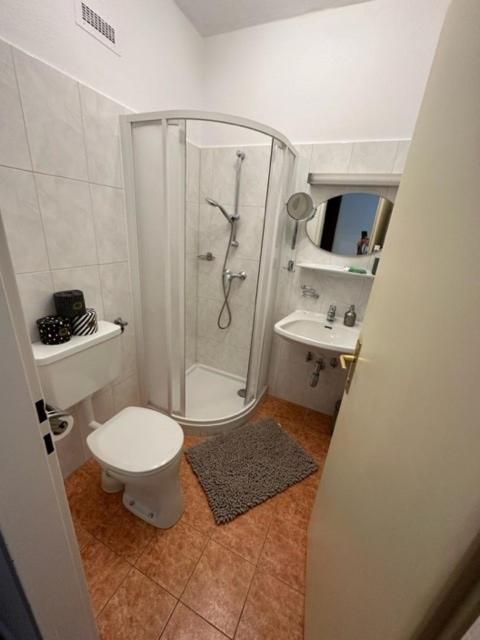 Pension COLUMBIA inkl Frühstück im Zentrum - Double Room (1 Adult + 1 Child) 2 - 20