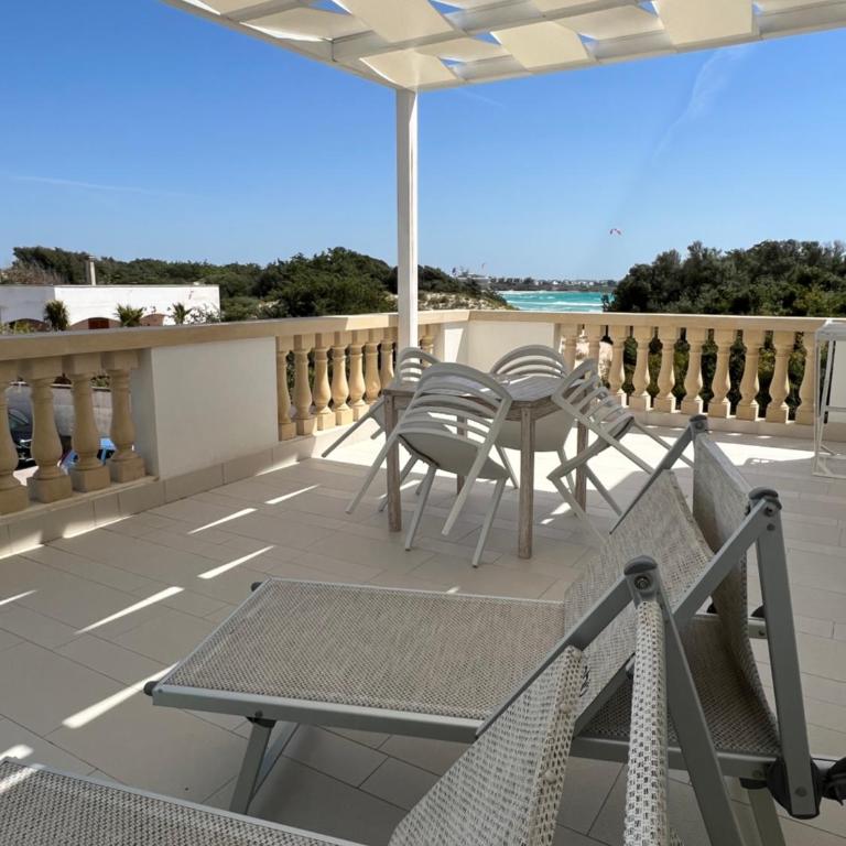Tabù Hotel - Camera Tripla con Vista Mare Laterale - 2