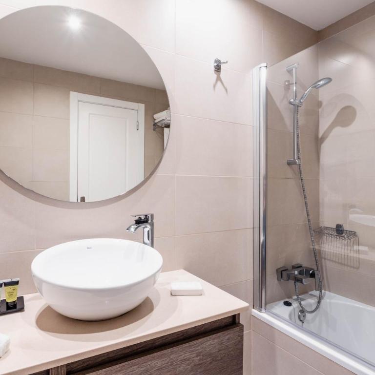 Wyndham Residences Costa Adeje - Apartamento de 2 dormitorios con vistas al océano - 5